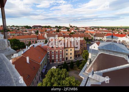 Paesaggio urbano dalla torre Firewatch verso nord, Sopron, Ungheria Foto Stock