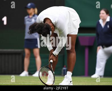 Londra, GBR. 28th giugno 2022. London Wimbledon Championships Day 2 28/06/2022 Serena Williams USA perde il primo round Match Credit: Roger Parker/Alamy Live News Foto Stock