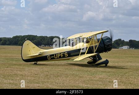 Waco UPF-7, White Waltham, Berkshire, Inghilterra Foto Stock