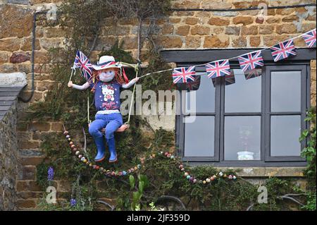 Un festival di capricci per celebrare il Giubileo del platino della regina si è tenuto nel villaggio nord dell'Oxfordshire di Hook Norton durante il fine settimana di 2/6 giu Foto Stock