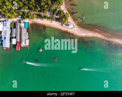 Vista aerea di Koh Phitak o Phithak isola a Chumphon, Thailandia Foto Stock