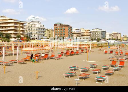 lido Gatteo al Mare, case vacanza sullo sfondo, Rimini, Emilia-Romagna, Riccione Foto Stock