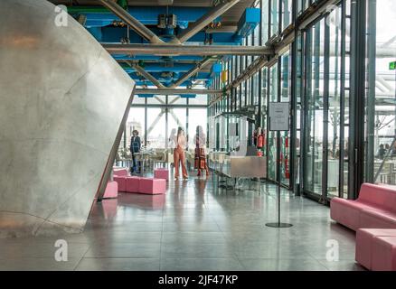 Ristorante Georges, situato al sesto piano, tetto del Centre Pompidou, Parigi, Francia. Foto Stock