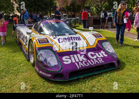 1988 24 ore di le Mans vincendo la Jaguar XJR-9 in mostra al Bicester Scramle il 19th giugno 2022 Foto Stock