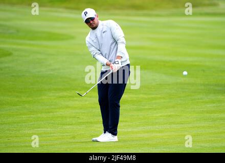 Ewen Ferguson scotch's scheggia sul green 18th durante il giorno Pro-Am dell'Horizon Irish Open 2022 presso Mount Juliet Estate, Thomastown, Co Kilkenny. Data foto: Mercoledì 29 giugno 2022. Foto Stock