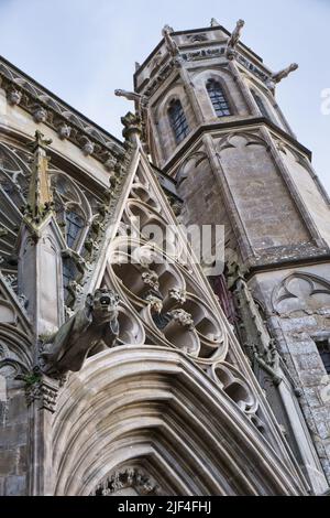 Dettagli gotici della Basilica Saint Nazaire all'interno della cité a Carcassonne Foto Stock