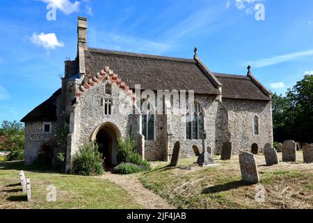 Chiesa di San Lorenzo nel villaggio di Ingworth nel Norfolk del Nord. Foto Stock