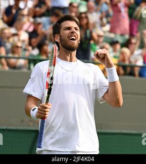 Londra, GBR. 29th giugno 2022. London Wimbledon Championships Day 3 29/06/2022 Cameron Norrie (GBR) festeggia come vince il secondo round Match Credit: Roger Parker/Alamy Live News Foto Stock