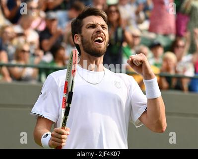 Londra, GBR. 29th giugno 2022. London Wimbledon Championships Day 3 29/06/2022 Cameron Norrie (GBR) festeggia come vince il secondo round Match Credit: Roger Parker/Alamy Live News Foto Stock