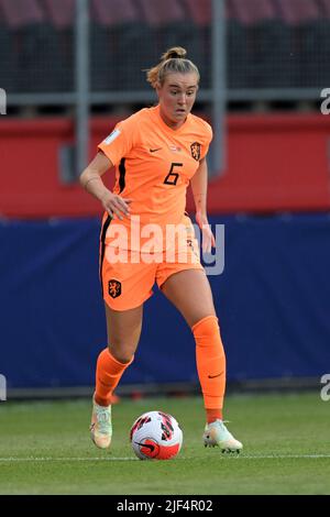 Enschede - Jill Roord of Holland Women durante la partita di qualificazione della Coppa del mondo femminile tra Paesi Bassi e Bielorussia allo Stadio De Grossch teste il 28 giugno 2022 a Enschede, Paesi Bassi. ANP GERRIT VAN COLOGNE Foto Stock