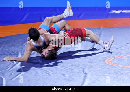 Matteo Pellicone, Roma, 29 giugno 2022, Suren Aghajanyan (ARM) vs Dimitri Khachidze (GEO) GR 60kg nel corso dei Campionati europei U20 - Wrestling Foto Stock