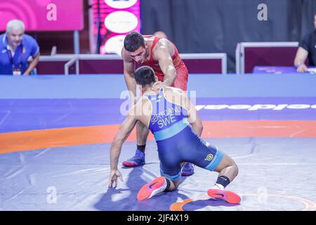 Matteo Pellicone, Roma, 29 giugno 2022, Ruslan Abdiie (UKR) vs Hamza Sertacanli (SWE) GR 82kg nel corso dei Campionati europei U20 - Wrestling Foto Stock