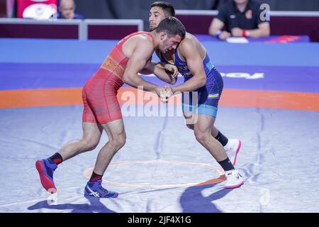 Matteo Pellicone, Roma, 29 giugno 2022, Ruslan Abdiie (UKR) vs Hamza Sertacanli (SWE) GR 82kg nel corso dei Campionati europei U20 - Wrestling Foto Stock