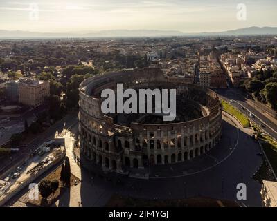 Vista con droni del Colosseo Foto Stock