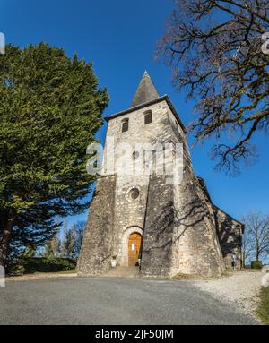 Vue panoramique du clocher fortifié de l'église Saint Pierre Foto Stock