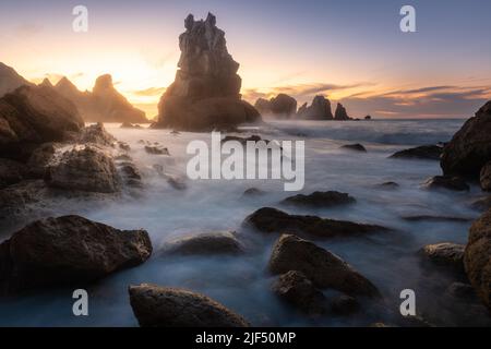 Broken Coast-Costa Quebrada a Liencres, Cantabria in Spagna Foto Stock