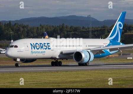 Boeing 787 Dreamliner della compagnia aerea norvegese Norse Fly arrivo all'aeroporto Gardermoen di Oslo in Norvegia Foto Stock