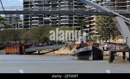 027 storica nave da rimorchiatore a vapore forte al Wharf-Queensland Maritime Museum. Brisbane, Australia. Foto Stock