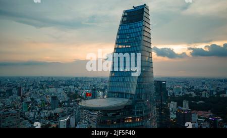 15 giugno 2022: Bitexco torre finanziaria 267 metri di altezza, situato nel centro del Distretto 1, ho Chi Minh City, Vietnam Foto Stock