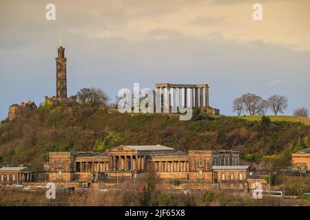 Vista dei monumenti di Calton Hill a Edimburgo - Scozia Foto Stock