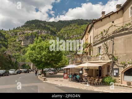 Caffetteria e ristorante a Sainte-Enimie, Gorges du Tarn, Occitania, Francia Foto Stock