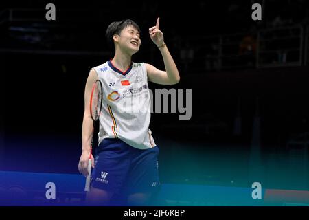 Kuala Lumpur, Malesia. 30th giugno 2022. Chen Yufei in Cina festeggia durante il singolo round femminile del 16 contro Busanan Ongbamrungphan in Thailandia al Malaysia Open 2022 a Kuala Lumpur, Malesia, 30 giugno 2022. Credit: Chong Voon Chung/Xinhua/Alamy Live News Foto Stock