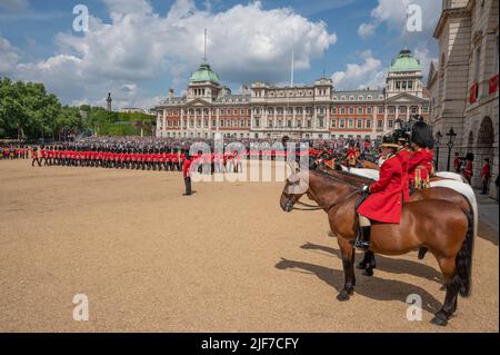 Horse Guards Parade, Londra, Regno Unito. 2 giugno 2022. Trooping the Color, la Parata di compleanno della Regina, che si tiene nel Platinum Jubilee Year. Foto Stock