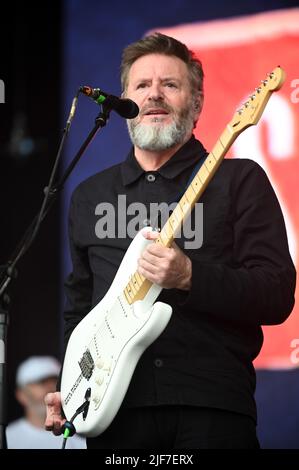 Leeds, South Yorkshire, Regno Unito. 25th giugno 2022. Green Gartside, cantante di Scriti Politti, suona al Lets Rock Leeds 80s Festival di Leeds. (Credit Image: © Robin Burns/SOPA Images via ZUMA Press Wire) Foto Stock