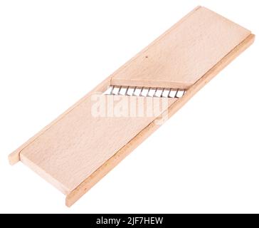 Grattugia ecologica in legno per verdure isolate su sfondo bianco Foto Stock