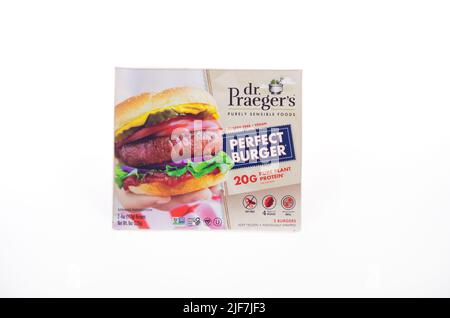 Scatola di Dr. Praegers Perfect Burger senza glutine, vegan, vegetariano, non ogm, senza soia e 20 grammi di proteine vegetali per servizio. Foto Stock