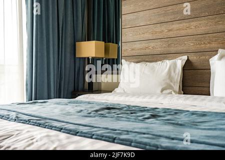 Decorazioni minimaliste degli interni delle camere da letto Foto Stock