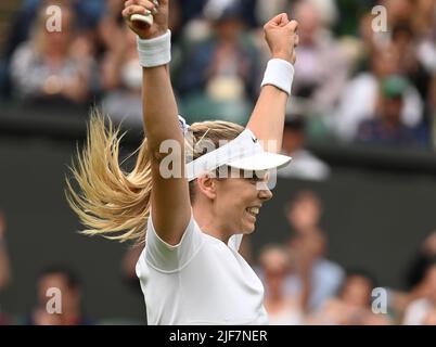 Londra, GBR. 30th giugno 2022. London Wimbledon Championships Day 4 30/06/2022 Katie Boulter (GBR) vince la seconda partita. Credit: Roger Parker/Alamy Live News Foto Stock