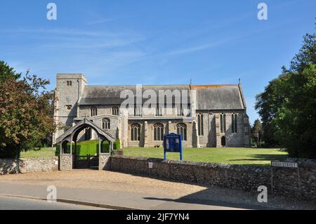 Porta di Lych e accesso alla Chiesa di tutti i Santi, Thornham, Norfolk, Inghilterra, Regno Unito Foto Stock