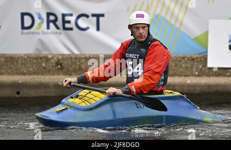 Nottingham, Regno Unito. 30th giugno 2022. I Campionati del mondo di canoe freestyle ICF 2022. National Water Sports Center, Holme Pierrepont Country Park.Brian Miller (USA) durante la finale Open Canoe. Credit: Sport in immagini/Alamy Live News Foto Stock