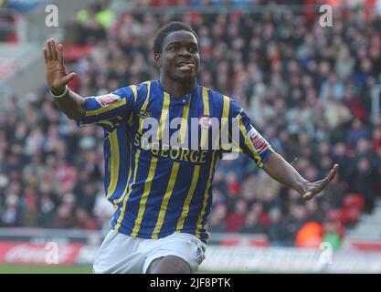 SOUTHAMPTON V BRENTFORD SAM SONJE CELEBRA IL SUO EQUALIOSER PIC MIKE WALKER 2005 Foto Stock