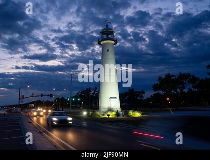 Il faro di Biloxi è esposto su Beach Boulevard a Biloxi, Mississippi, 26 giugno 2022. Il faro di Biloxi è stato costruito nel 1848 e serve come punto di riferimento della città. (STATI UNITI Foto Air Force di Senior Airman Kimberly L. Mueller) Foto Stock