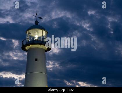 Il faro di Biloxi è esposto su Beach Boulevard a Biloxi, Mississippi, 26 giugno 2022. Il faro di Biloxi è stato costruito nel 1848 e serve come punto di riferimento della città. (STATI UNITI Foto Air Force di Senior Airman Kimberly L. Mueller) Foto Stock