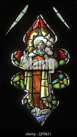 Vetrata di Percy Bacon & Brothers raffigurante l'Angelo Gabriel, Chiesa di Santa Maria Maddalena, Ecton, Northamptonshire Foto Stock