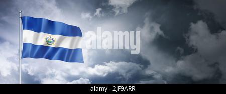 El Salvador bandiera su un cielo nuvoloso, rappresentazione tridimensionale Foto Stock