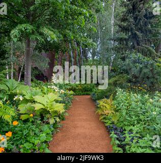 Il Medite Smartply costruire il futuro, giardino al Chelsea Flower Show 2022. Progettato da Sarah Eberle. Foto Stock