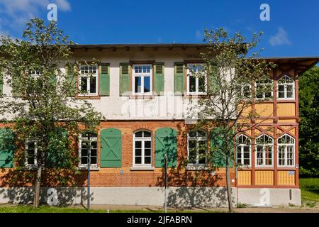 Albut, Altes Lager, parte dell'ex area militare di formazione Muensingen, ex complesso militare e caserma, uffici ufficiali Foto Stock