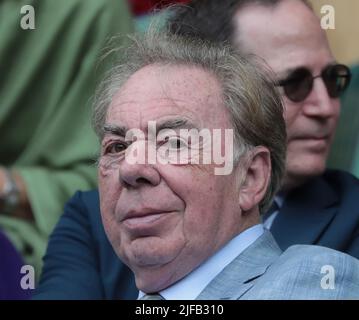 Londra, Regno Unito. 01st luglio 2022. Il compositore britannico Andrew Lloyd Webber nella Royal Box il quinto giorno dei campionati Wimbledon 2022 a Londra venerdì 01 luglio 2022. Foto di Hugo Philpott/UPI Credit: UPI/Alamy Live News Foto Stock