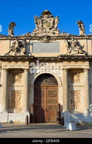 Francia, Var, Tolone, Musée National de la Marine (Museo Nazionale della Marina), la porta dell'Arsenale costruita nel 1738 e si trasferì per diventare l'ingresso al museo Foto Stock