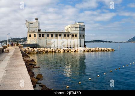 Francia, Var, Tolone, il siluro mole nel cuore del porto in attesa di riabilitazione Foto Stock