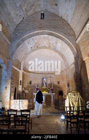 Francia, Var, Dracenie, Ampus, Notre Dame de Spéluque cappella (12th secolo) classificato come un monumento storico privato proprietà, sorella Maria dello Spirito Santo, suora dominicana che conserva la cappella Foto Stock