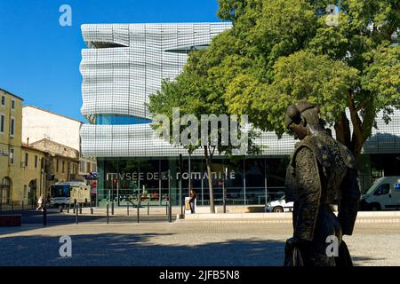 Francia, Gard, Nimes, Museo della romanità (Musée de la Romanite) dell'architetto Elizabeth de Portzamparc Foto Stock