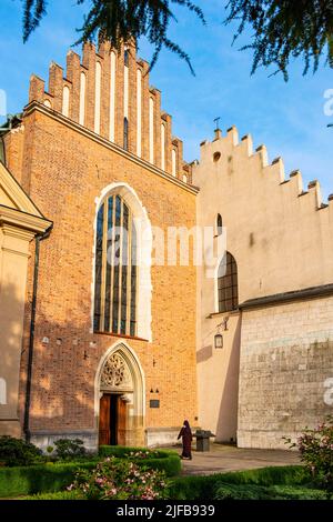 Polonia, Polonia minore, Cracovia, città vecchia (stare Mastro), dichiarata Patrimonio dell'Umanità dall'UNESCO, Rynek, Chiesa della Santissima Trinità e convento domenicano Foto Stock