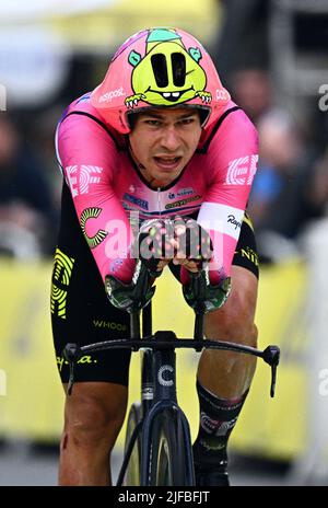 Swiss Stefan Bissegger di EF Education-EasyPost è stato raffigurato in azione durante la prima tappa della gara ciclistica Tour de France, un crono individuale di 13 km a Copenaghen, Danimarca, venerdì 01 luglio 2022. Il Tour de France di quest'anno si svolge dal 01 al 24 luglio 2022 e inizia con tre tappe in Danimarca. BELGA FOTO JASPER JACOBS Foto Stock