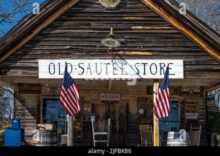 Il negozio di articoli da regalo Old Sautee Store e il museo storico si trovano a Sautee Nacoochee vicino Helen, Georgia, in un negozio generale del 19th secolo. (USA) Foto Stock