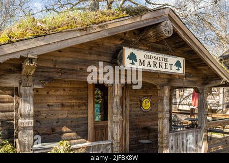 Il tetto di zolle Old Sautee Market & Deli, vicino al negozio e museo Old Sautee, a Sautee Nacoochee vicino Helen, Georgia. (USA) Foto Stock